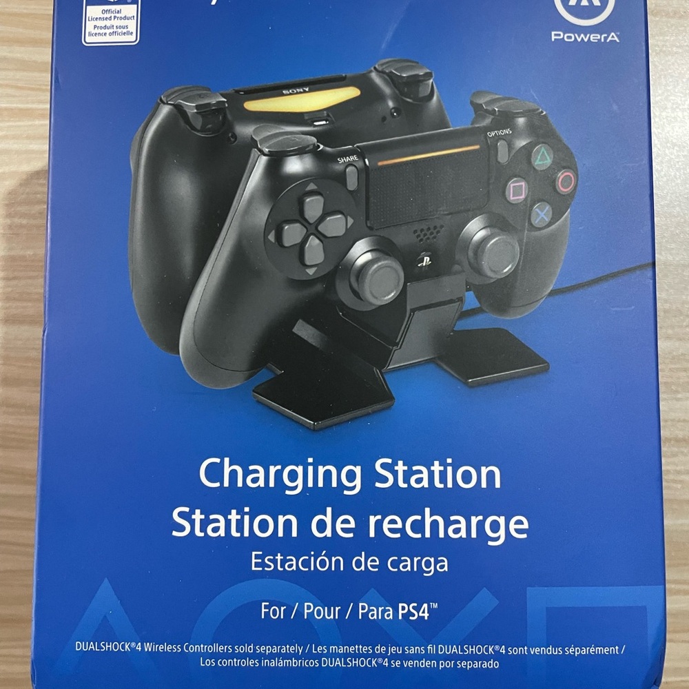 Powers charging station Xbox4